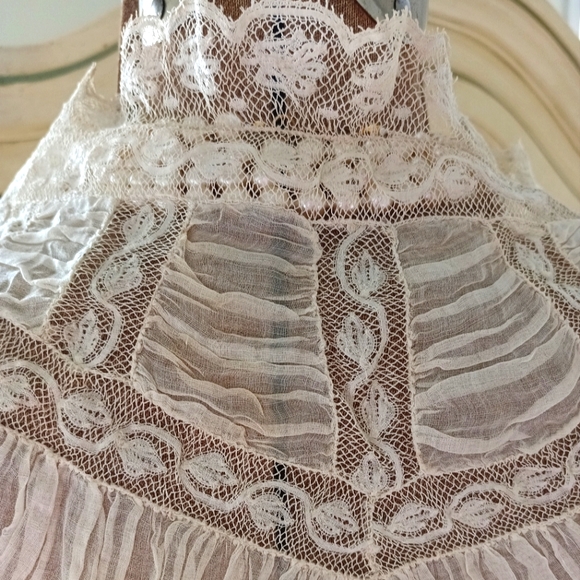 ANTIQUE TROUSSEAU BRIDAL LACE FICHU IN MINT CONDITION! - Picture 8 of 12
